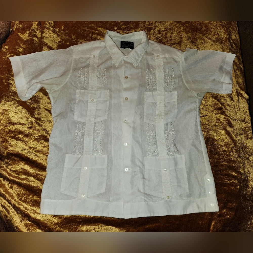 Vintage 1970s Guayabera Short Sleeve Dress Shirt by Maria
